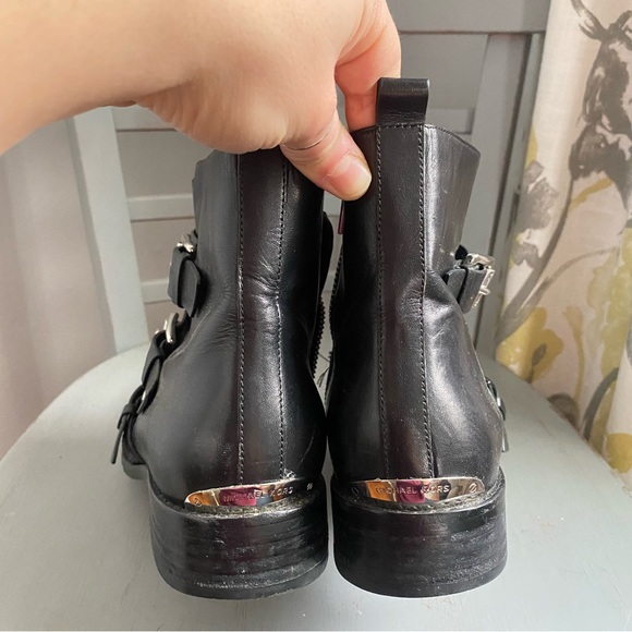 •Michael Kors Logo mid calf booties• Size 9M - Picture 8 of 9